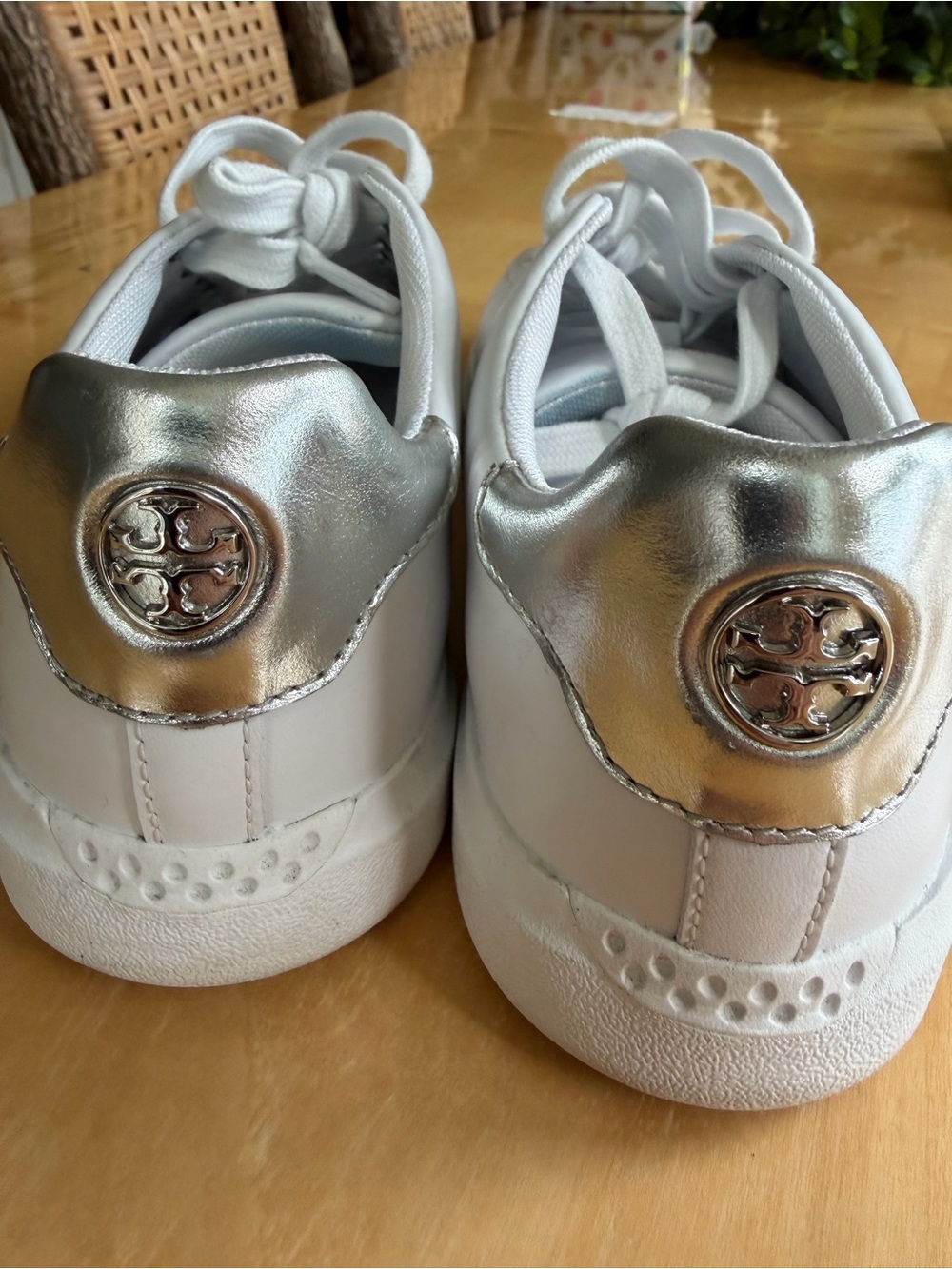 Tory Burch Howell Court Classic White Leather Sneakers. Silver at the heel. - Picture 2 of 8